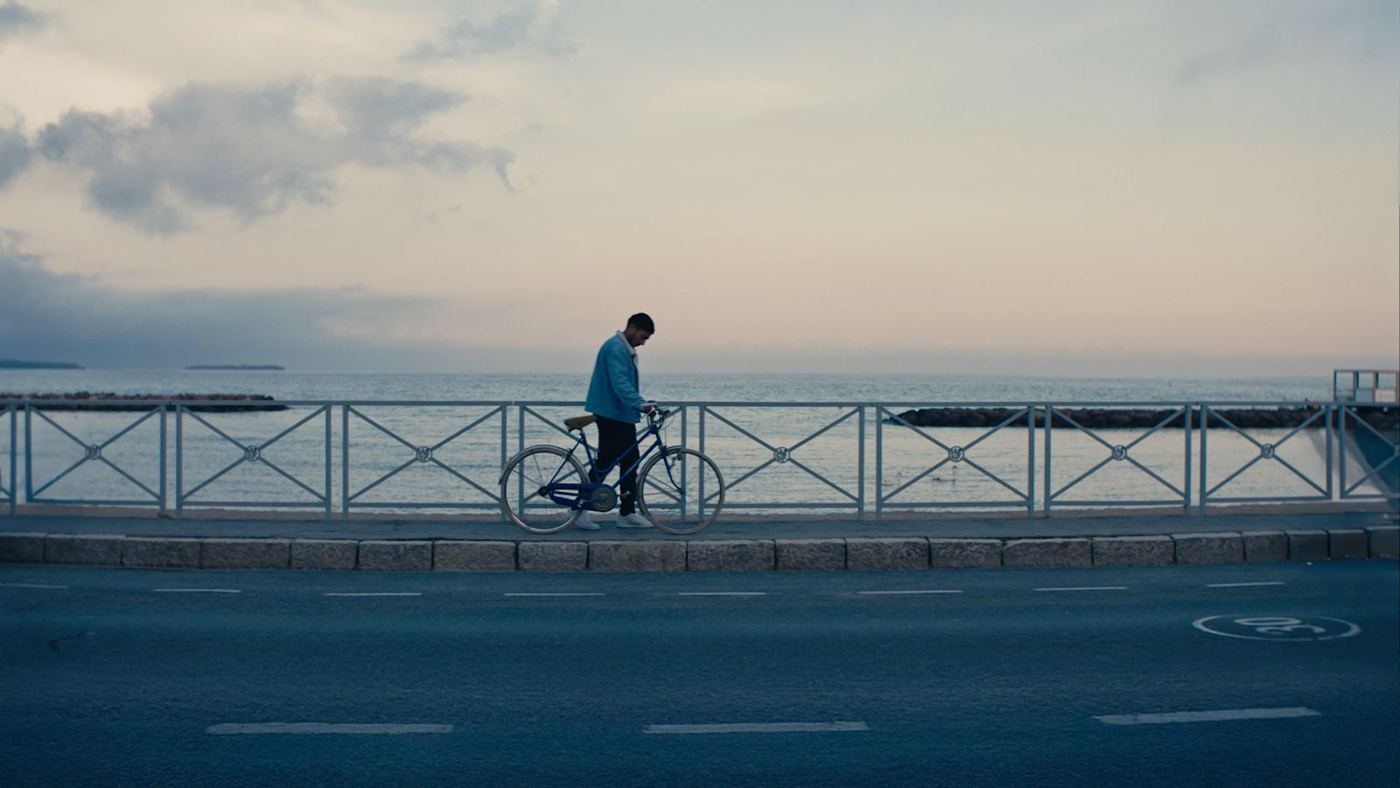 Still from Azur